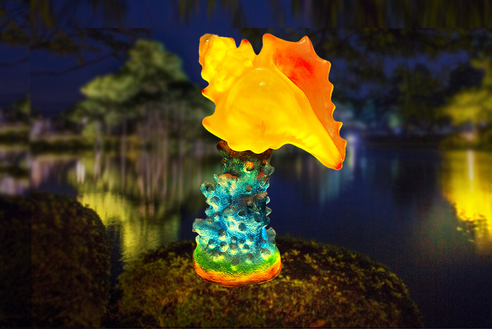 Glowing Conch | Elegant LED Shell Décor for Any Space – Glow Garden